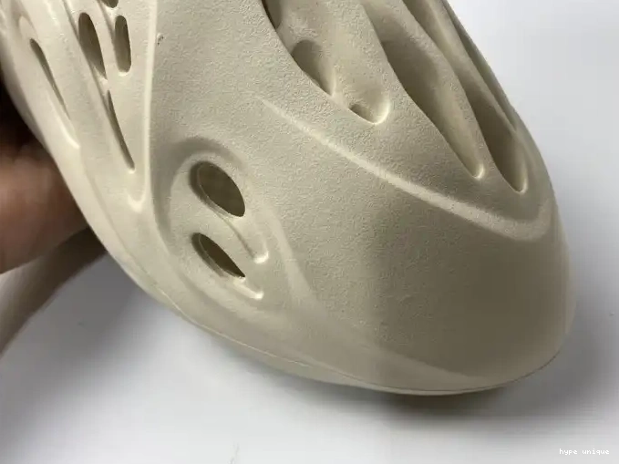 hype FY4567 Adidas RNNR Yeezy Foam Sand 0531